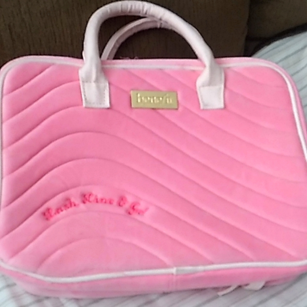 Nwot Benefit pink velour toiletries case